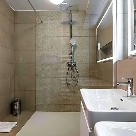 فندق Hubertus Karlova Studanka 4*